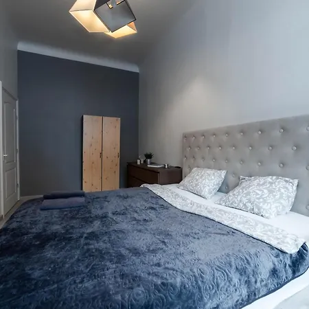 Amber Apartment *